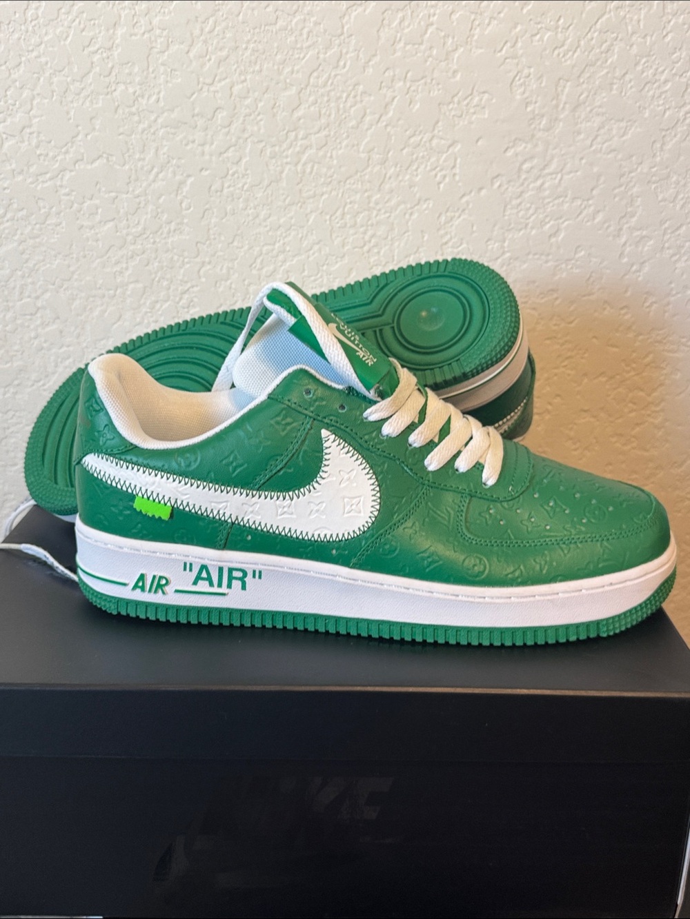 Nike Green and White Low-Top Sneakers
